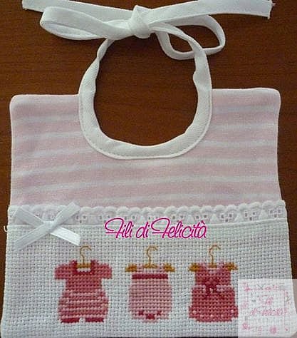 Bavaglino abitini versione bimba - Bavaglini punto croce